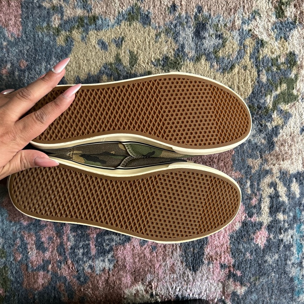 Vans Men's Green Camouflage Sneakers - Picture 3 of 4